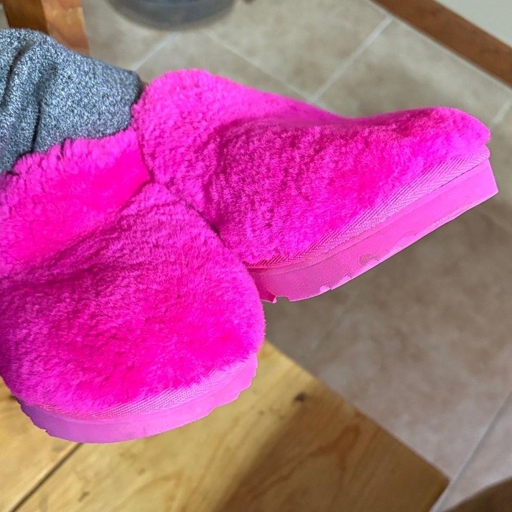 UGG Vibrant Pink Fuzzy Slippers - Picture 6 of 10